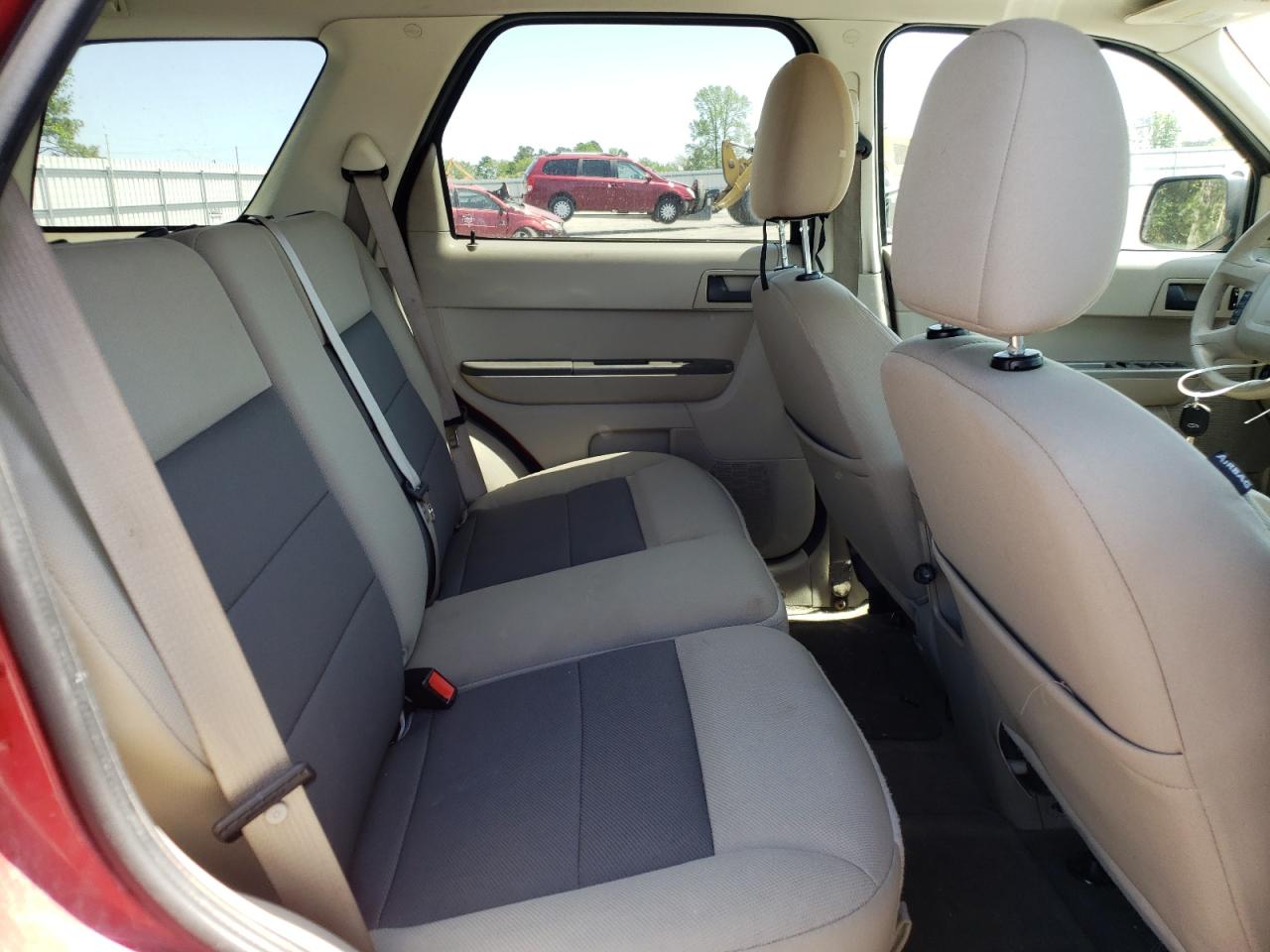 Photo 6 from auction – 2008 FORD ESCAPE XLT with VIN 1FMCU03178KE77509