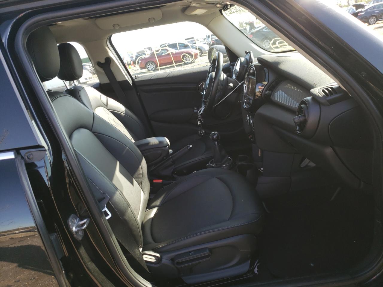 Photo 5 from auction – 2016 MINI COOPER with VIN WMWXU1C55G2D57737