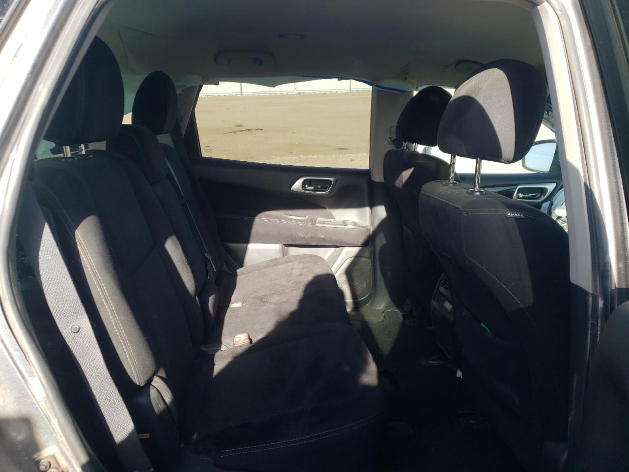 Photo 6 from auction – 2015 NISSAN PATHFINDER with VIN 5N1AR2MMXFC666997