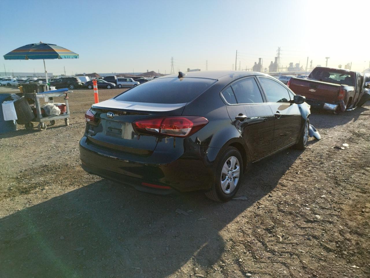 Photo 4 from auction – 2017 KIA FORTE LX with VIN 3KPFK4A70HE083472