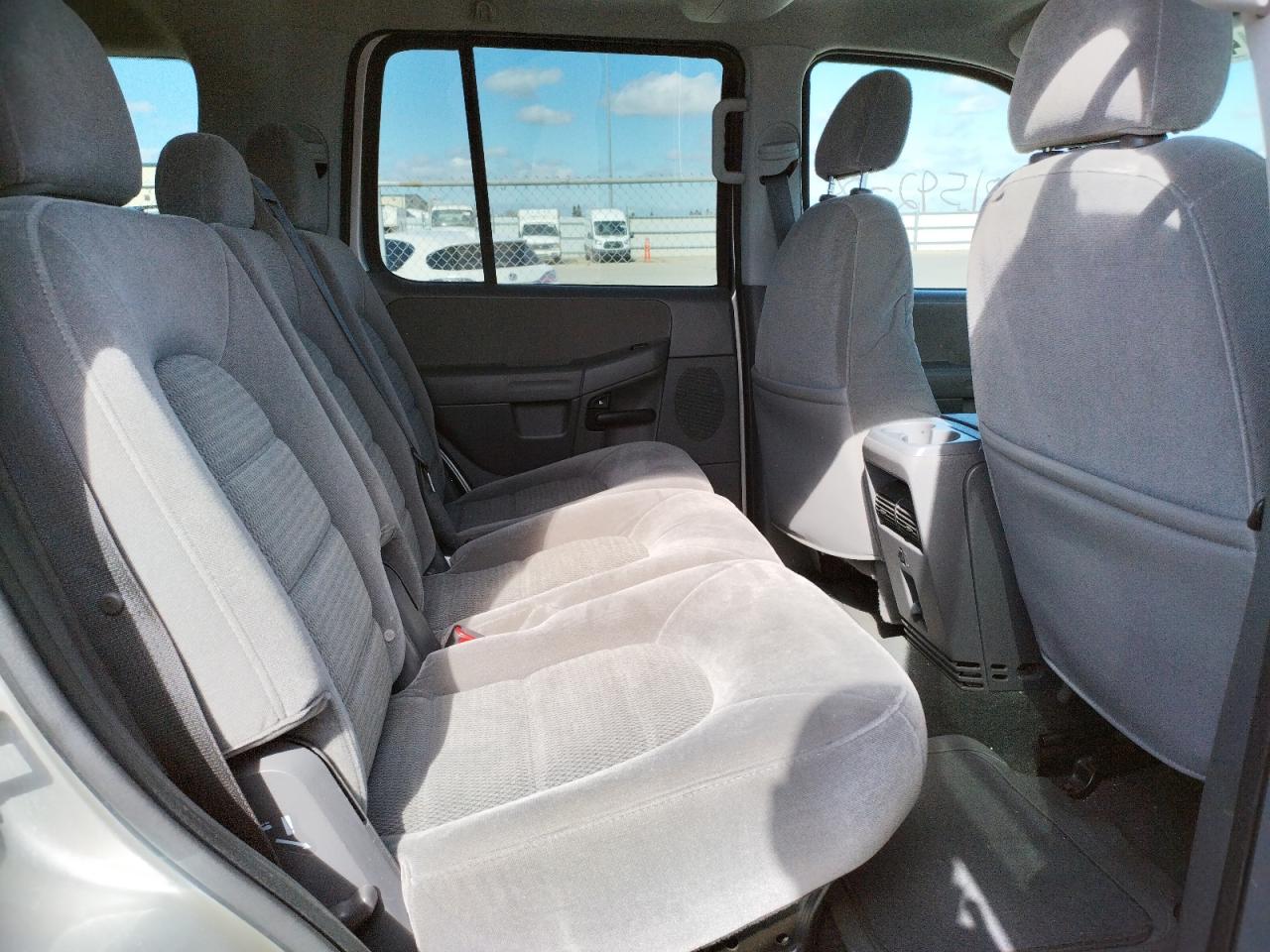 Photo 6 from auction – 2005 FORD EXPLORER X with VIN 1FMZU63EX5ZA64812