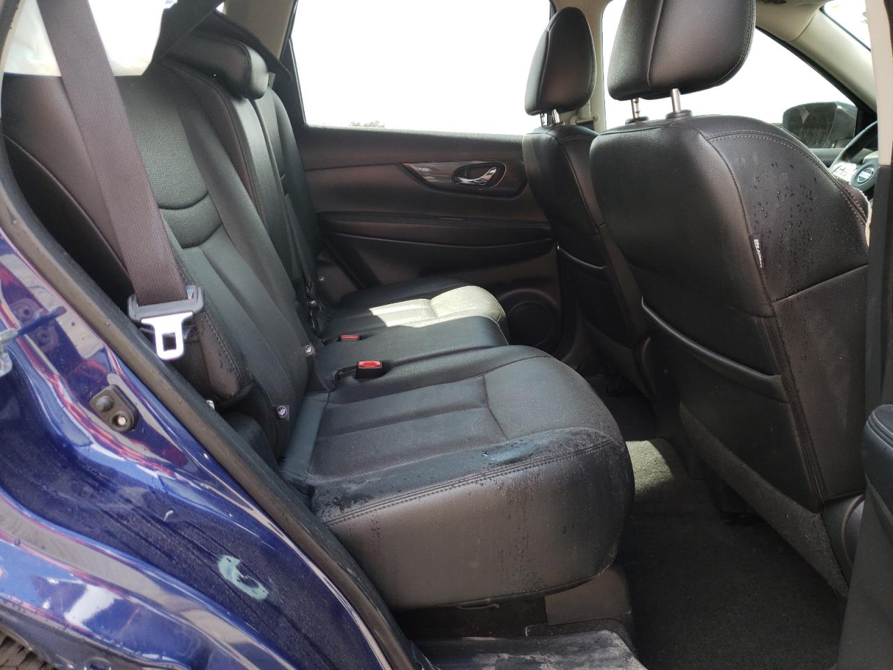 Photo 6 from auction – 2017 NISSAN ROGUE S with VIN 5N1AT2MT4HC748476