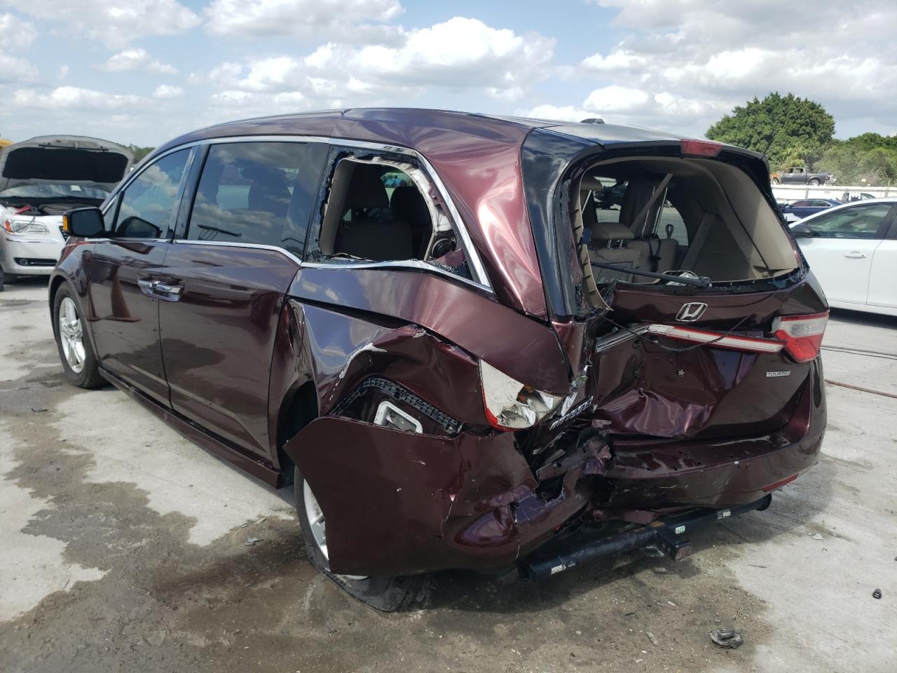 Photo 3 from auction – 2012 HONDA ODYSSEY TO with VIN 5FNRL5H97CB133407