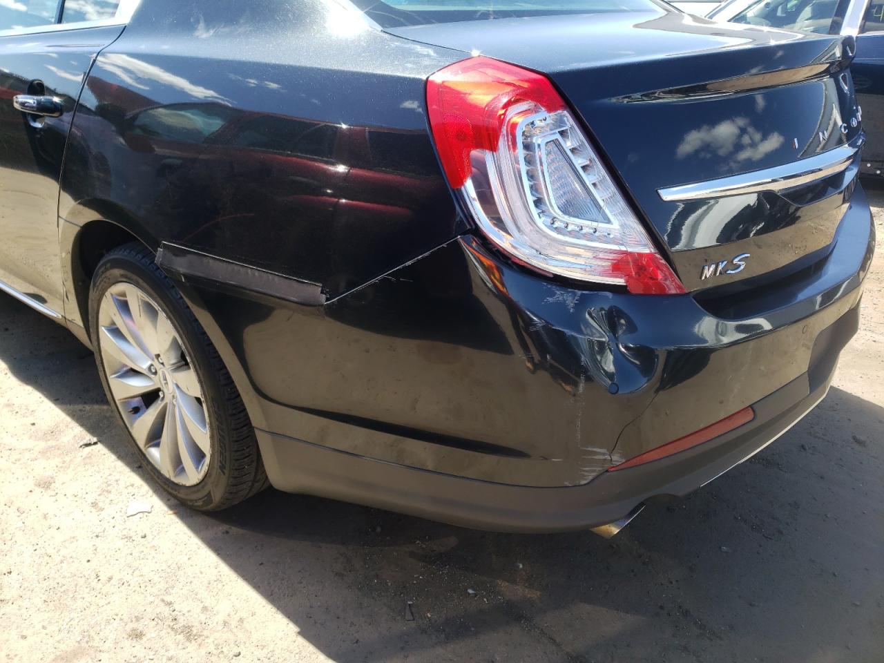 Photo 9 from auction – 2015 LINCOLN MKS with VIN 1LNHL9DK5FG600342