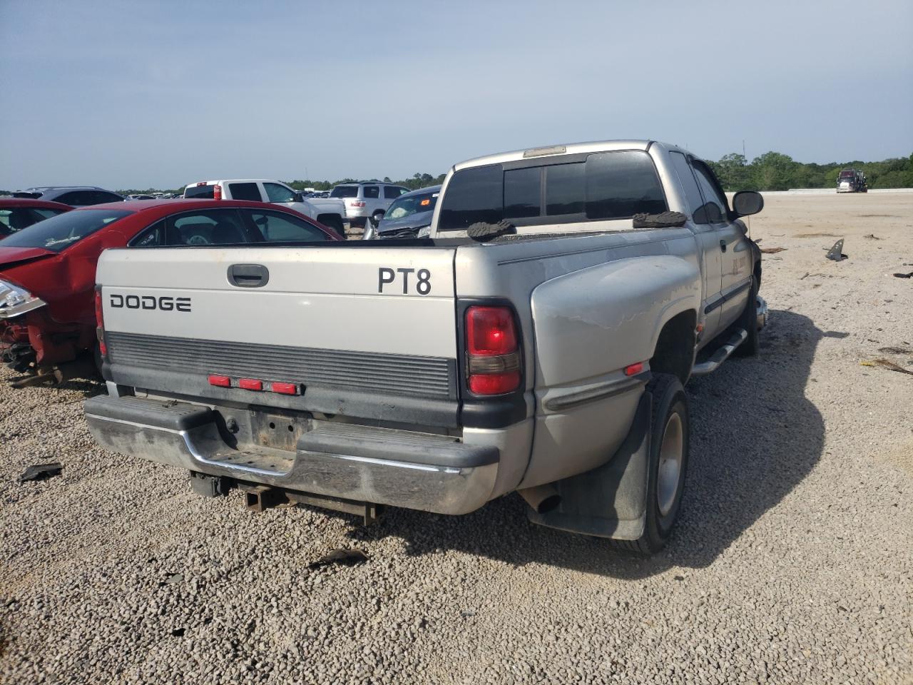 Photo 4 from auction – 1999 DODGE RAM 3500 with VIN 1B7MC3368XJ584274
