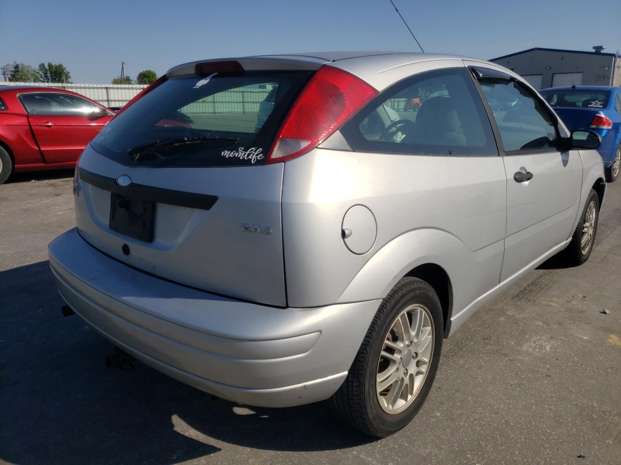 Photo 4 from auction – 2005 FORD FOCUS with VIN 3FAFP31N05R117544