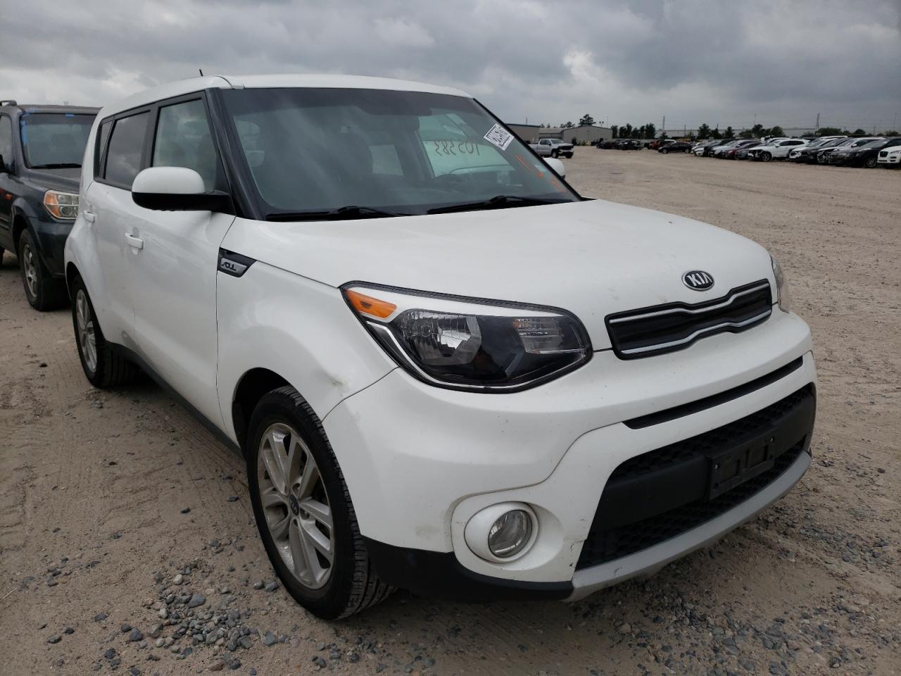 KIA SOUL + 2019 with VIN KNDJP3A5XK7910504 - Photo from auction