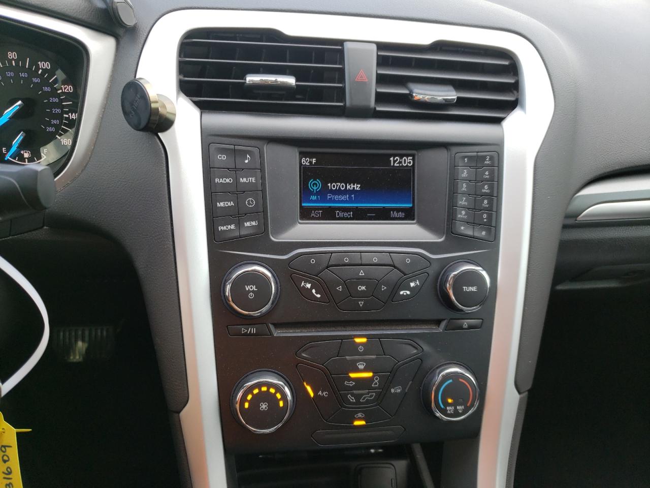 Photo 9 from auction – 2014 FORD FUSION S with VIN 3FA6P0G7XER331609