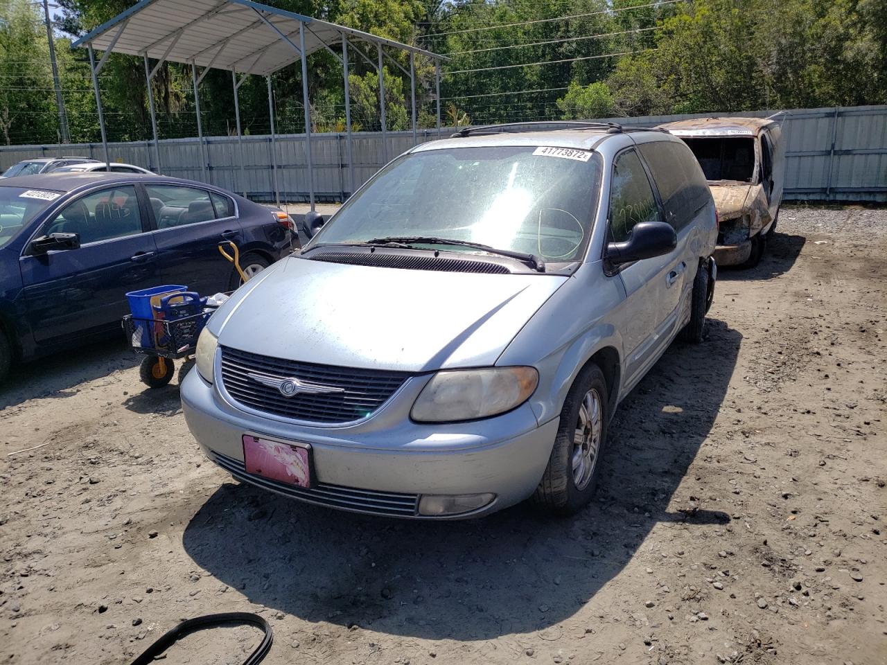 Photo 2 from auction – 2004 CHRYSLER TOWN & COU with VIN 2C4GP54L84R617749