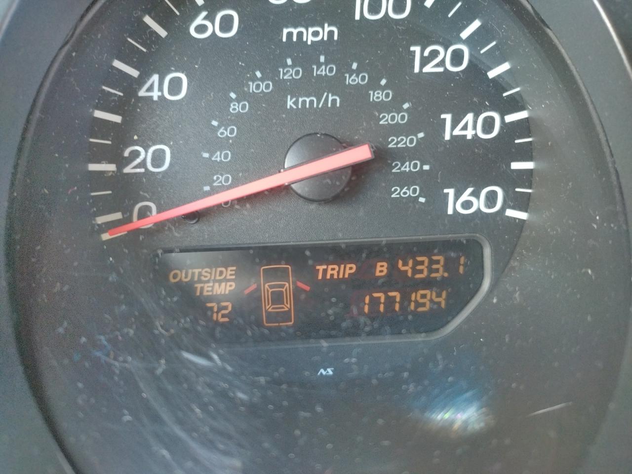 Photo 8 from auction – 2000 ACURA 3.2TL with VIN 19UUA5660YA039086