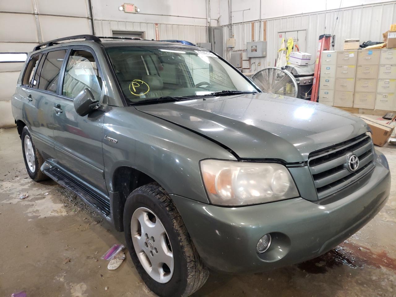 TOYOTA HIGHLANDER 2004 with VIN JTEEP21A440028146 - Photo from auction