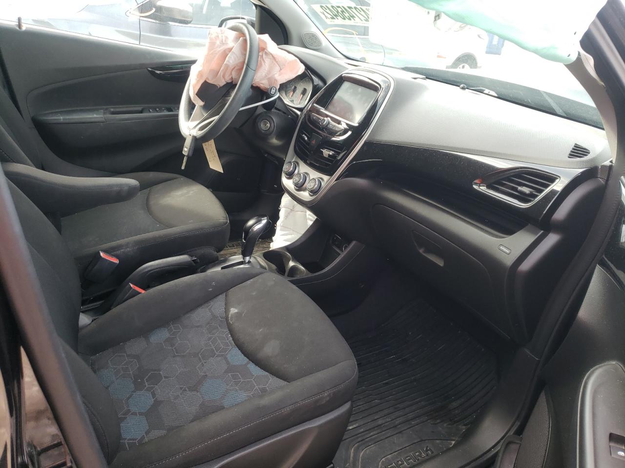 Photo 5 from auction – 2017 CHEVROLET SPARK 1LT with VIN KL8CD6SA6HC785685