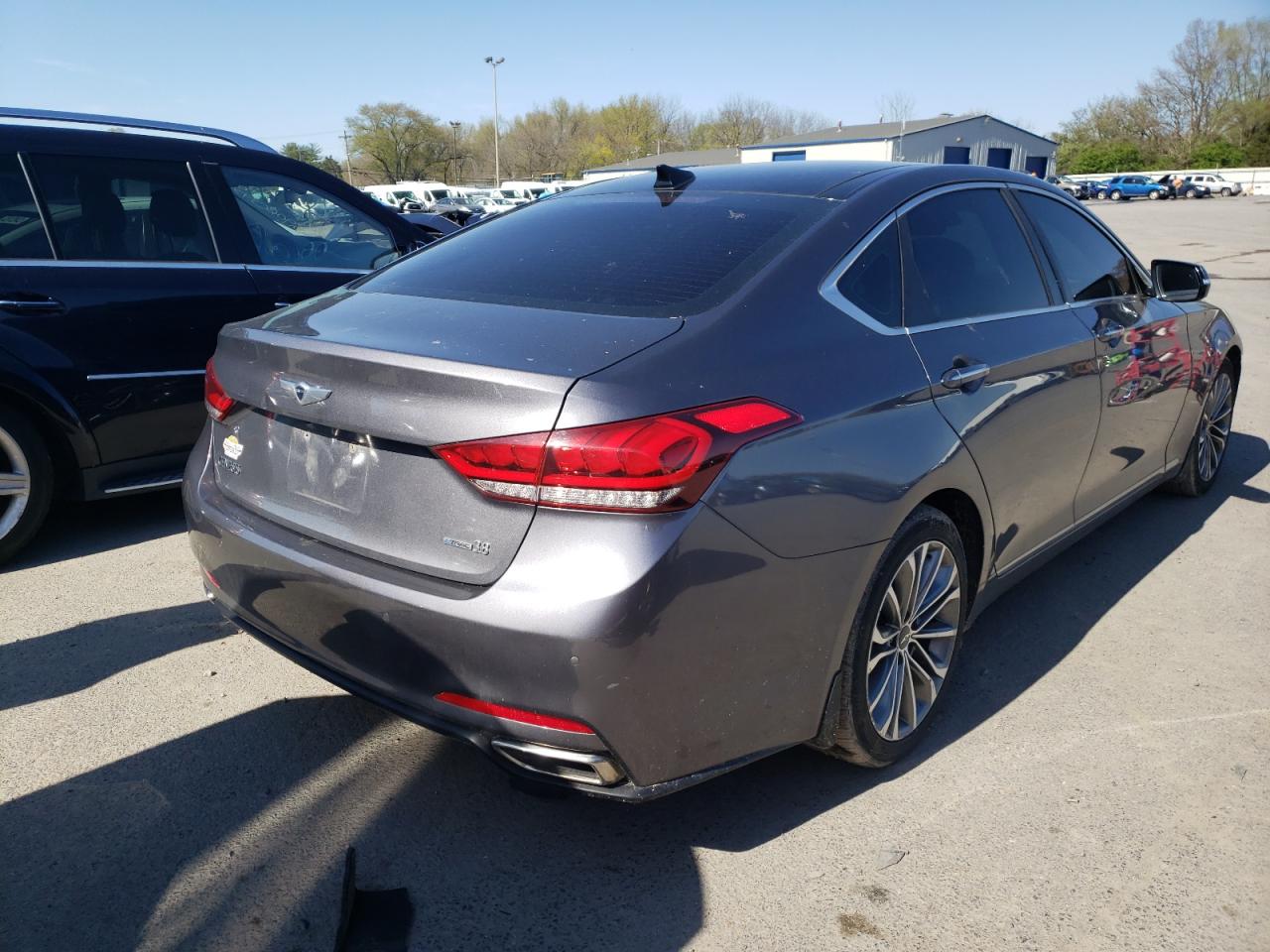 Photo 4 from auction – 2015 HYUNDAI GENESIS 3. with VIN KMHGN4JE3FU074835