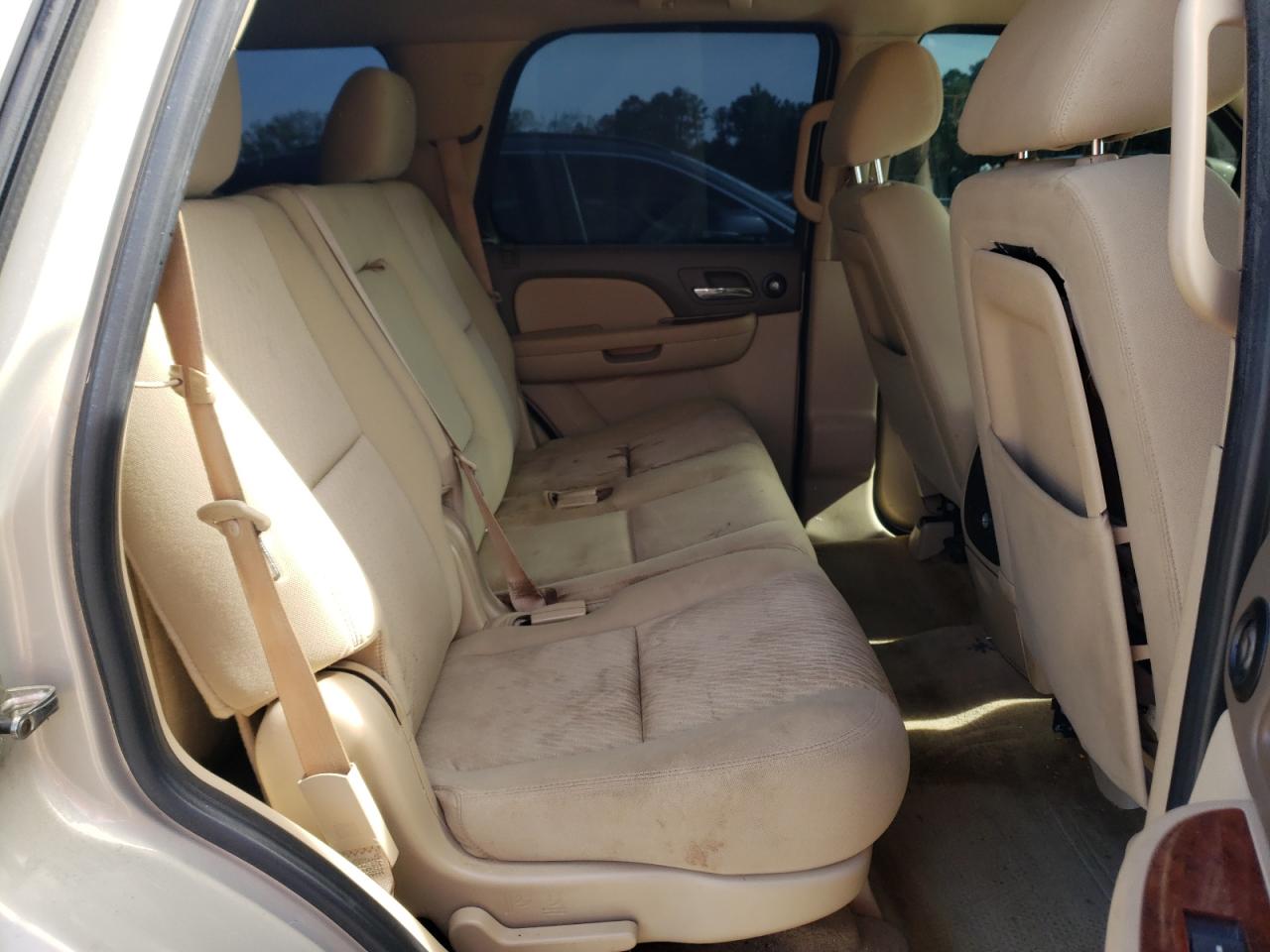 Photo 6 from auction – 2011 CHEVROLET TAHOE C150 with VIN 1GNSCAE03BR165691