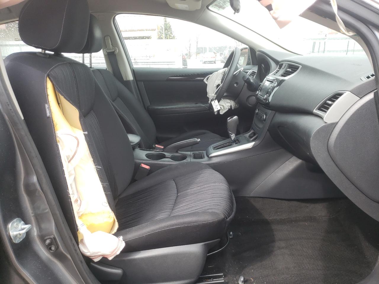 Photo 5 from auction – 2016 NISSAN SENTRA S with VIN 3N1AB7AP7GL670602