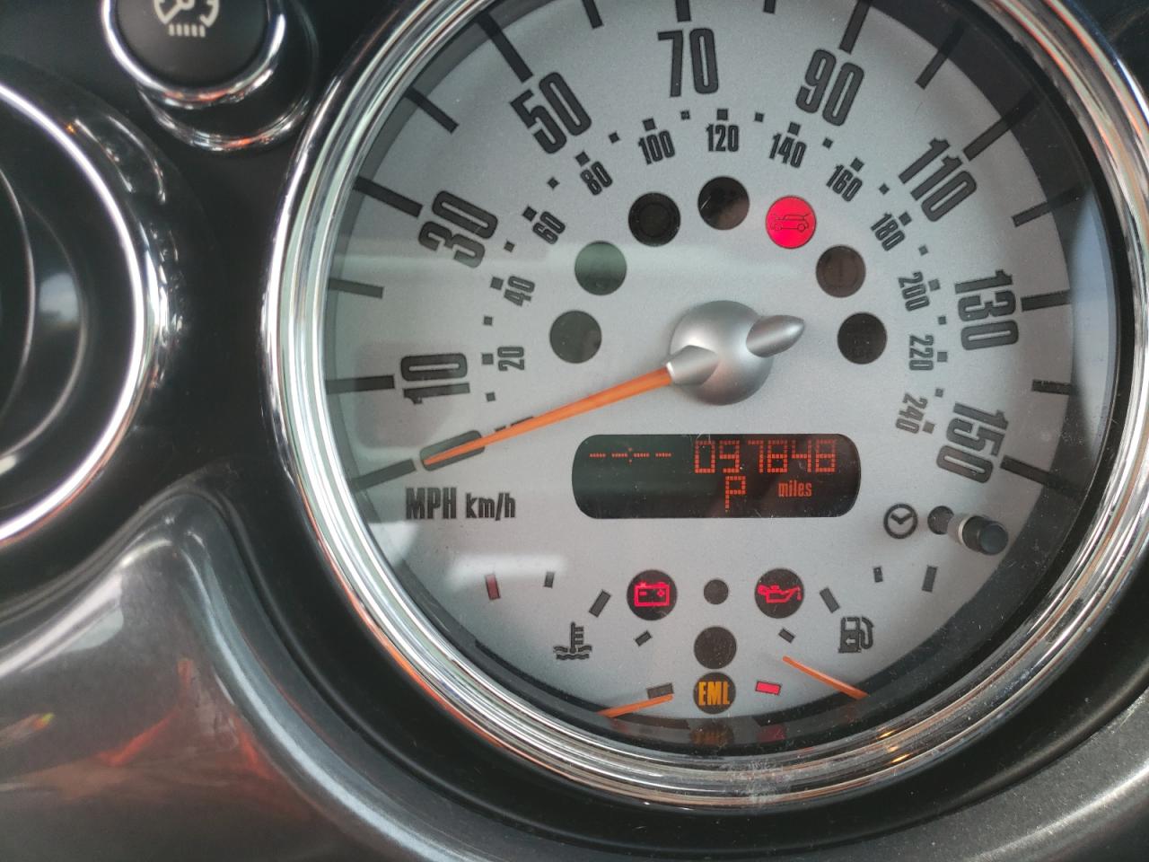 Photo 8 from auction – 2007 MINI COOPER with VIN WMWRF33557TG16784