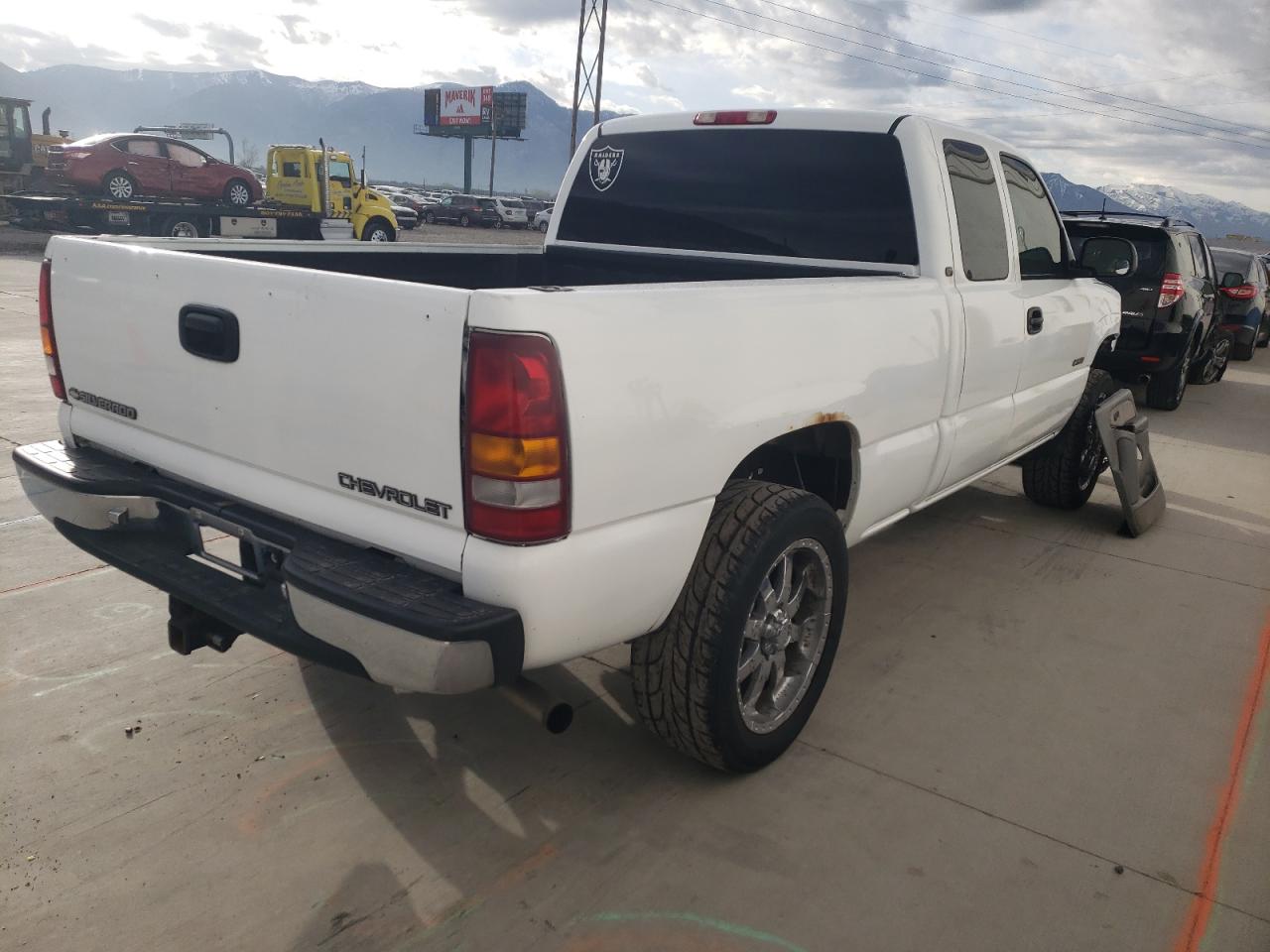 Photo 4 from auction – 2001 CHEVROLET SILVERADO with VIN 1GCEK19TX1E128141