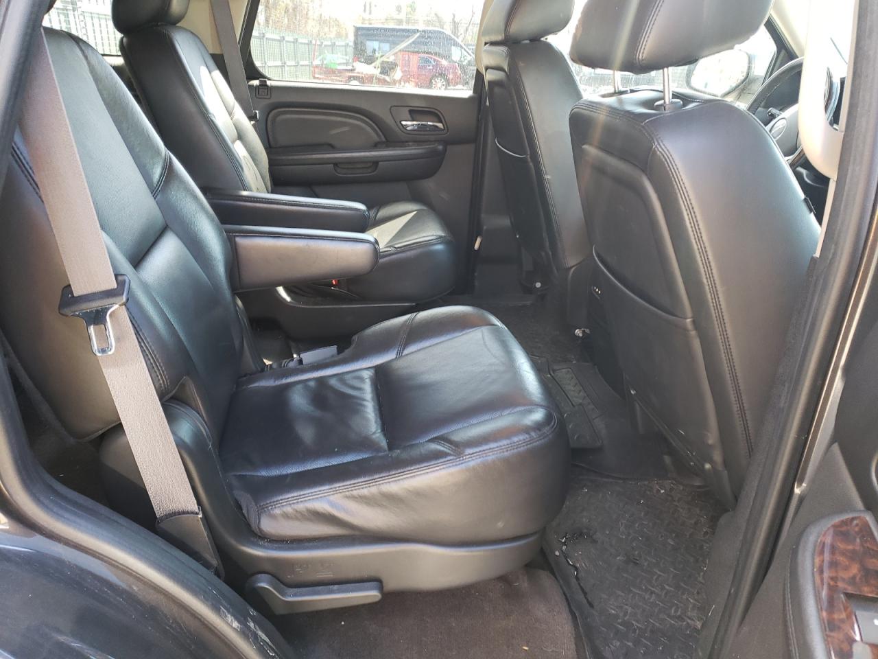 Photo 6 from auction – 2011 GMC YUKON DENA with VIN 1GKS2EEF0BR237667