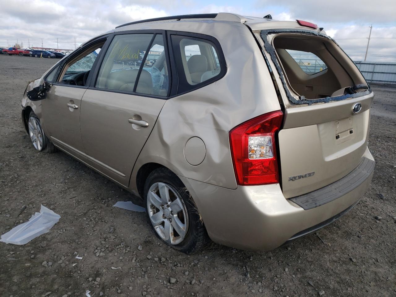 Photo 3 from auction – 2007 KIA RONDO BASE with VIN KNAFG525377071851