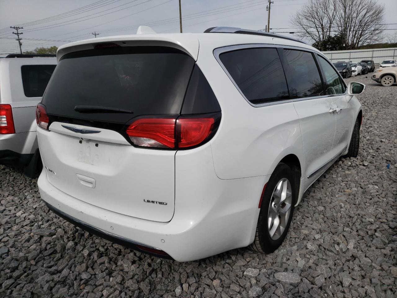 Photo 4 from auction – 2020 CHRYSLER PACIFICA L with VIN 2C4RC1GG4LR171495