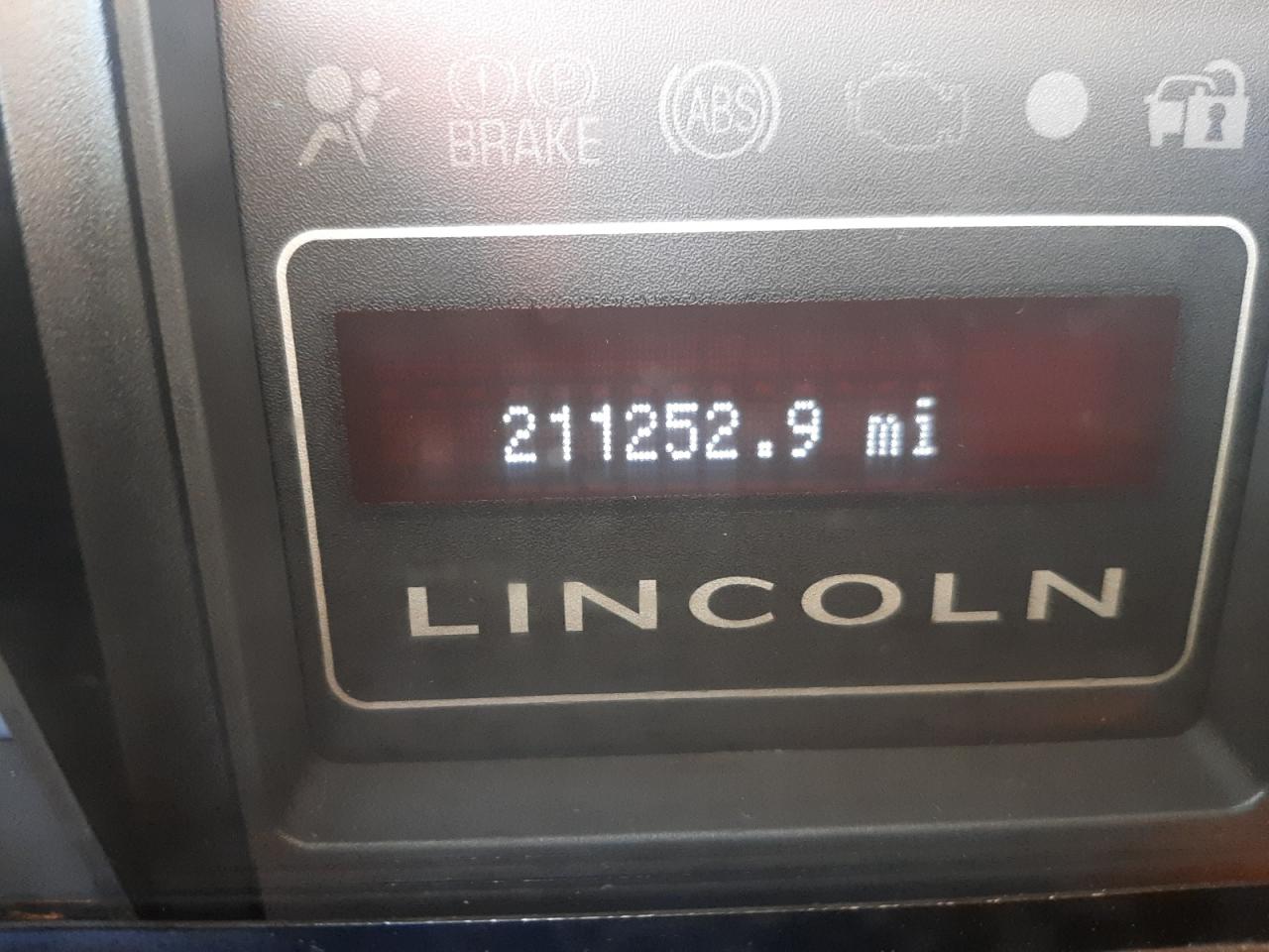 Photo 8 from auction – 2008 LINCOLN NAVIGATOR with VIN 5LMFU28508LJ12472