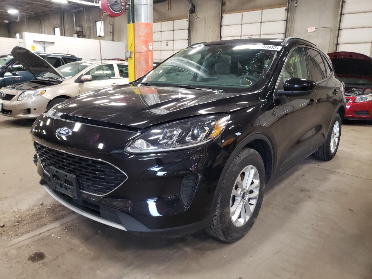 Photo 2 from auction – 2020 FORD ESCAPE SE with VIN 1FMCU9G68LUA38889