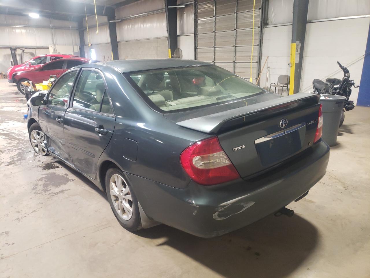 Photo 3 from auction – 2004 TOYOTA CAMRY LE with VIN 4T1BF30K34U075280
