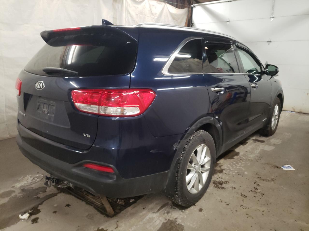 Photo 4 from auction – 2016 KIA SORENTO LX with VIN 5XYPGDA58GG111458