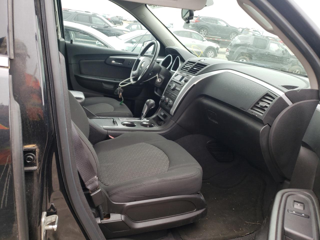Photo 5 from auction – 2011 CHEVROLET TRAVERSE L with VIN 1GNKRGED1BJ410653