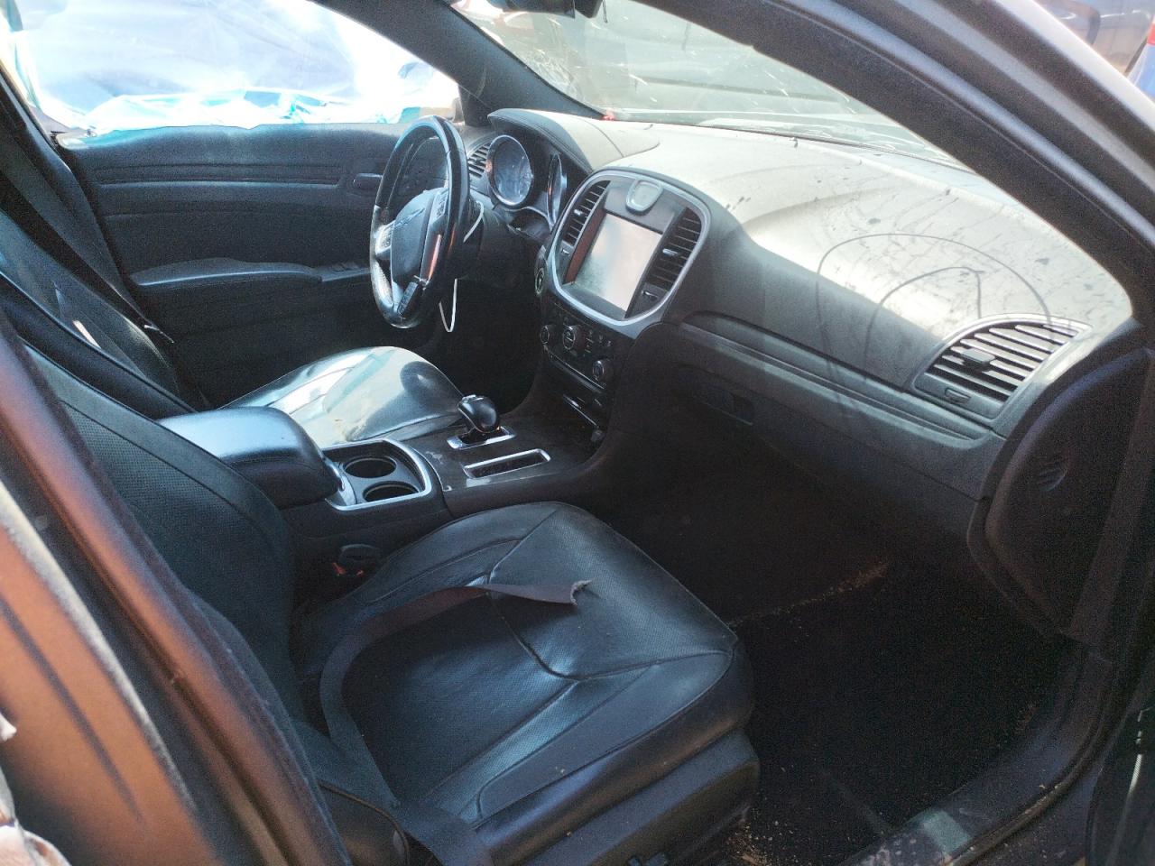 Photo 5 from auction – 2014 CHRYSLER 300C with VIN 2C3CCAEG1EH382238