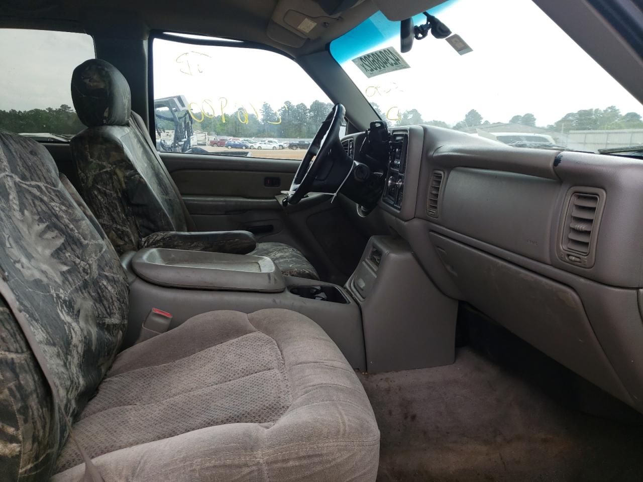 Photo 5 from auction – 2000 CHEVROLET SILVERADO with VIN 1GCEK19T1YE405690
