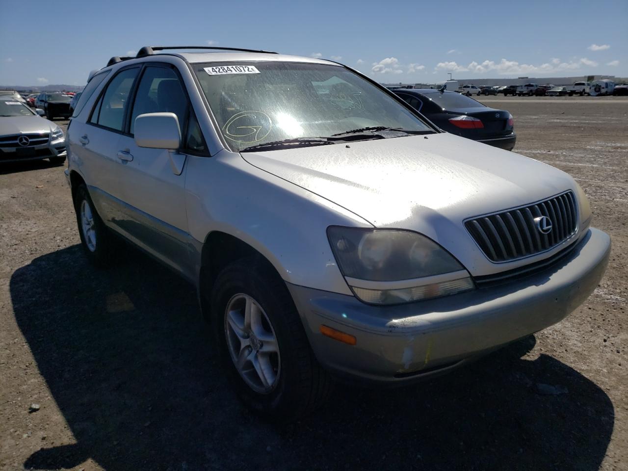 LEXUS RX 300 2000 with VIN JT6GF10U9Y0055524 - Photo from auction