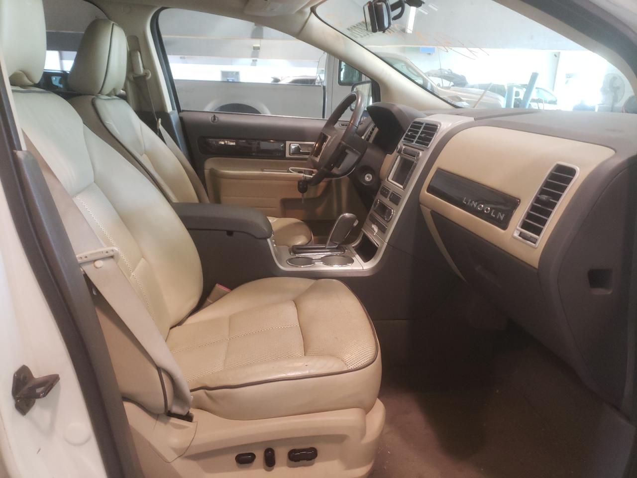 Фото 5 с аукциона – 2008 LINCOLN MKX с VIN 2LMDU88C78BJ18933