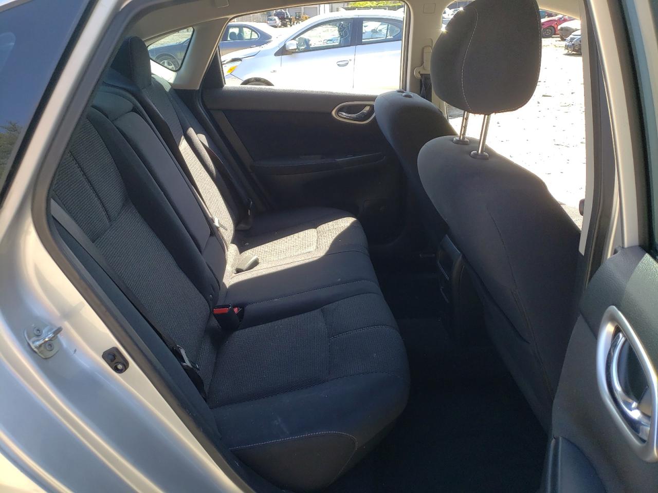 Photo 6 from auction – 2015 NISSAN SENTRA S with VIN 3N1AB7AP3FY359850