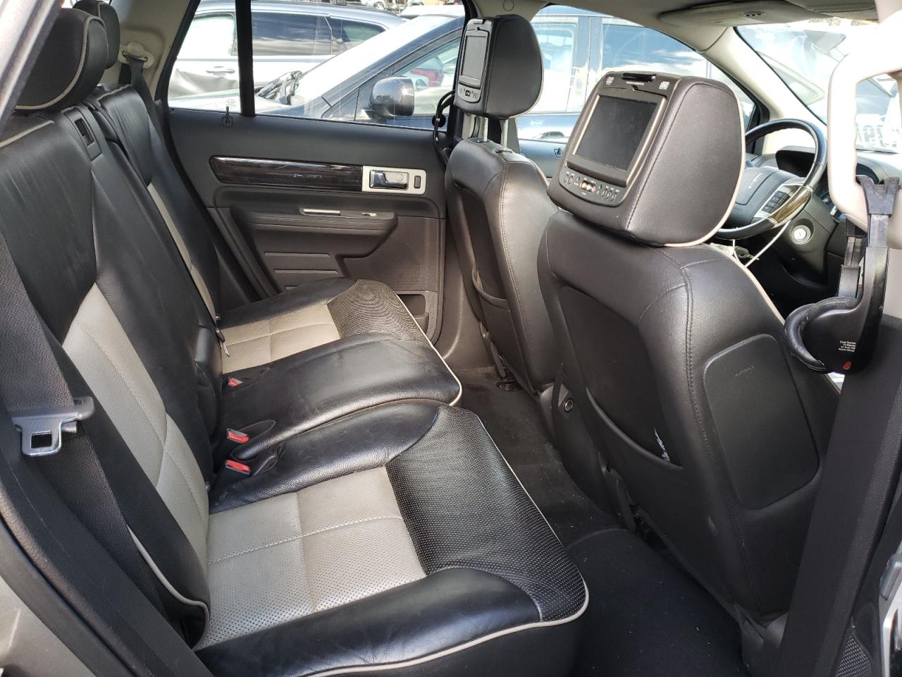 Photo 6 from auction – 2008 LINCOLN MKX with VIN 2LMDU88C58BJ12063