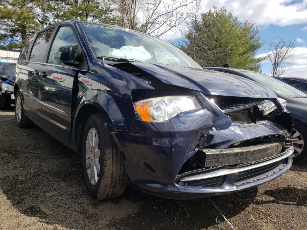 CHRYSLER TOWN & COU 2014 with VIN 2C4RC1BG1ER455256 - Photo from auction