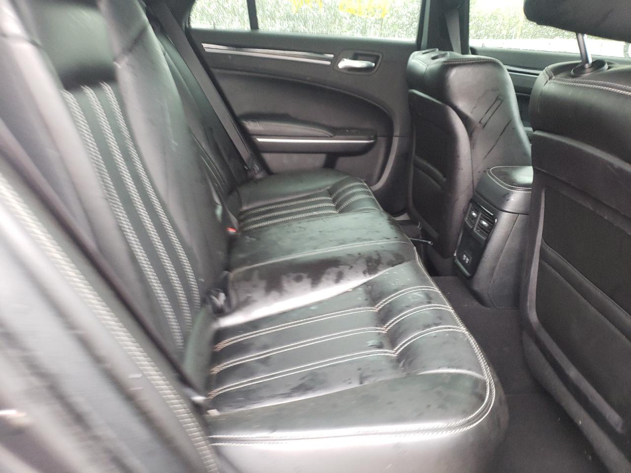 Photo 6 from auction – 2019 CHRYSLER 300 S with VIN 2C3CCAGG5KH648577