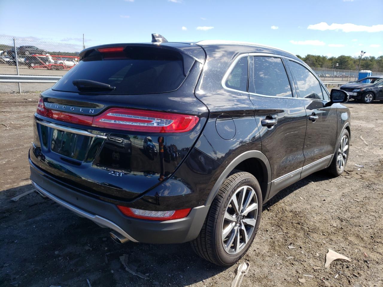 Photo 4 from auction – 2019 LINCOLN MKC RESERV with VIN 5LMTJ3DH5KUL32578