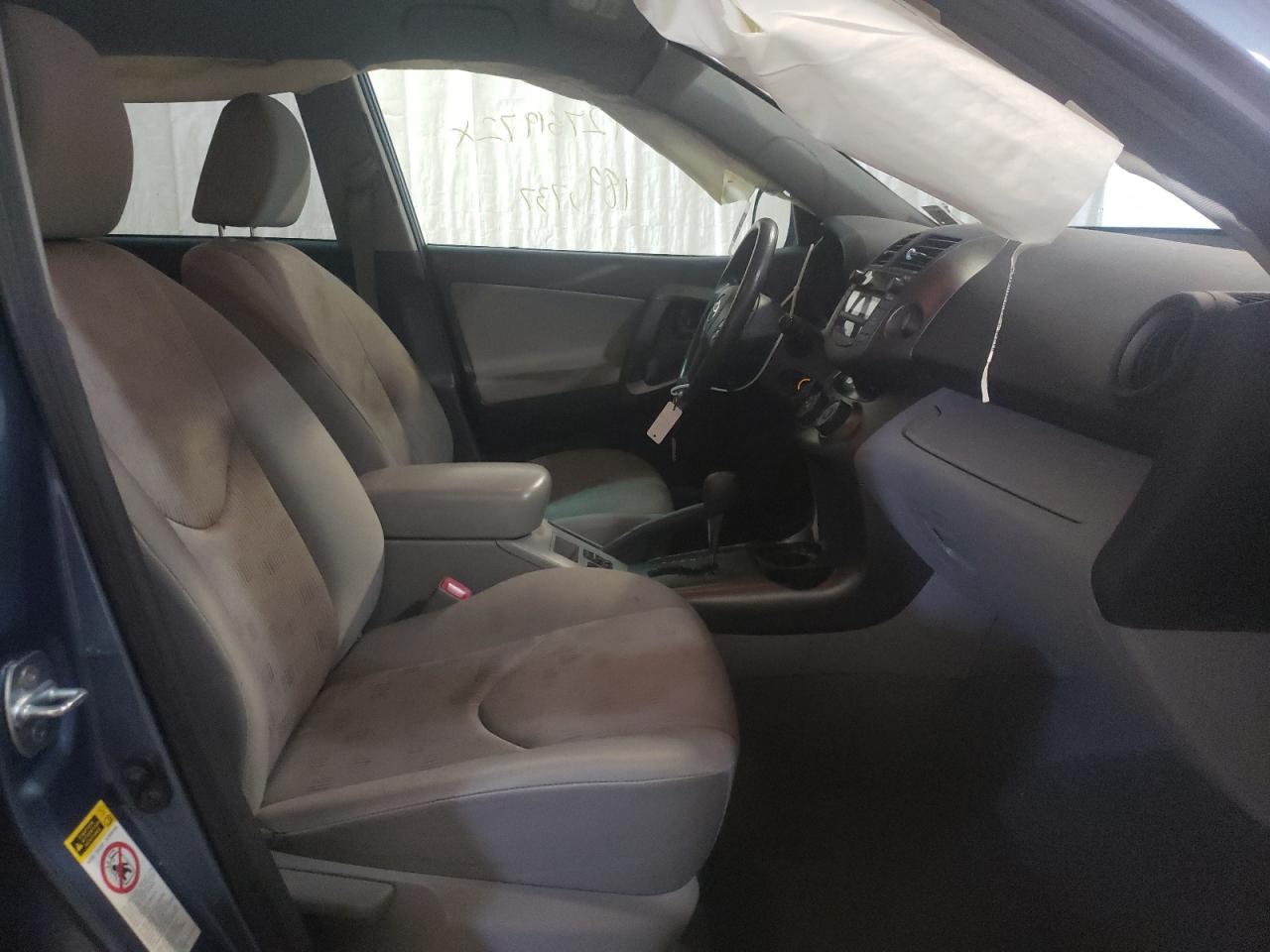 Photo 5 from auction – 2009 TOYOTA RAV4 with VIN JTMBF33V79D016430