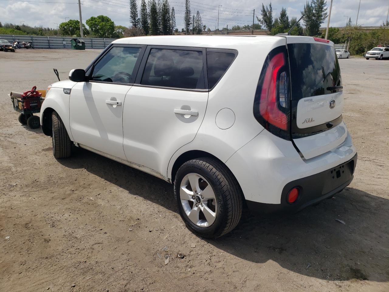 Photo 3 from auction – 2017 KIA SOUL with VIN KNDJN2A29H7477479
