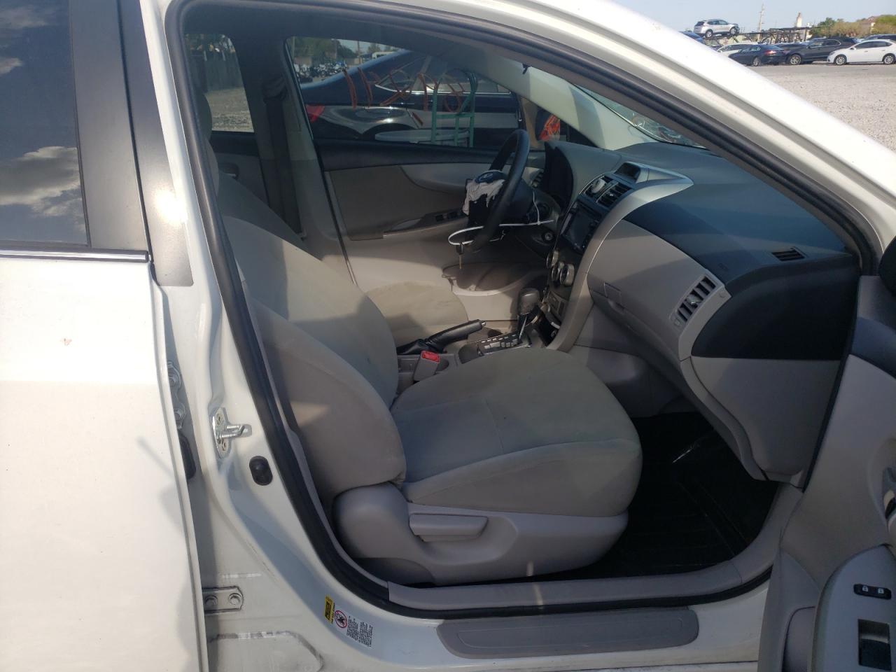 Фото 5 с аукциона – 2013 TOYOTA COROLLA BA с VIN 5YFBU4EE2DP170607