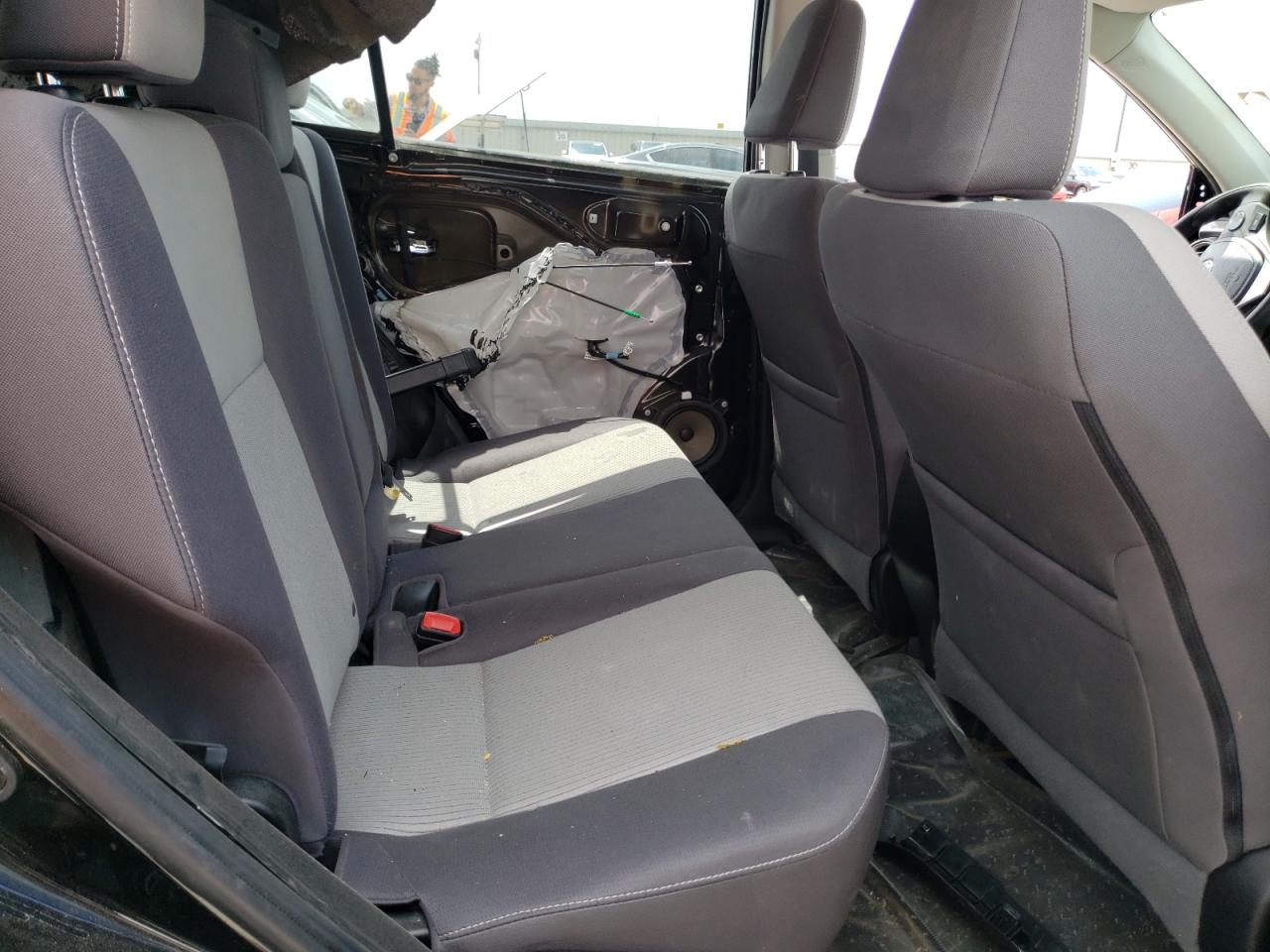 Photo 6 from auction – 2015 TOYOTA RAV4 XLE with VIN 2T3WFREV8FW208908