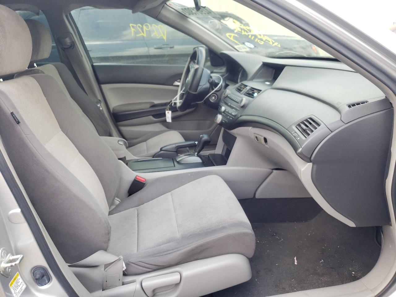 Photo 5 from auction – 2008 HONDA ACCORD LX with VIN JHMCP26328C011144