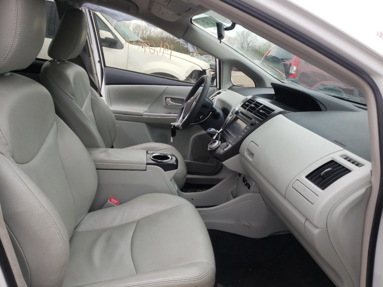 Photo 5 from auction – 2012 TOYOTA PRIUS V with VIN JTDZN3EU9C3070881