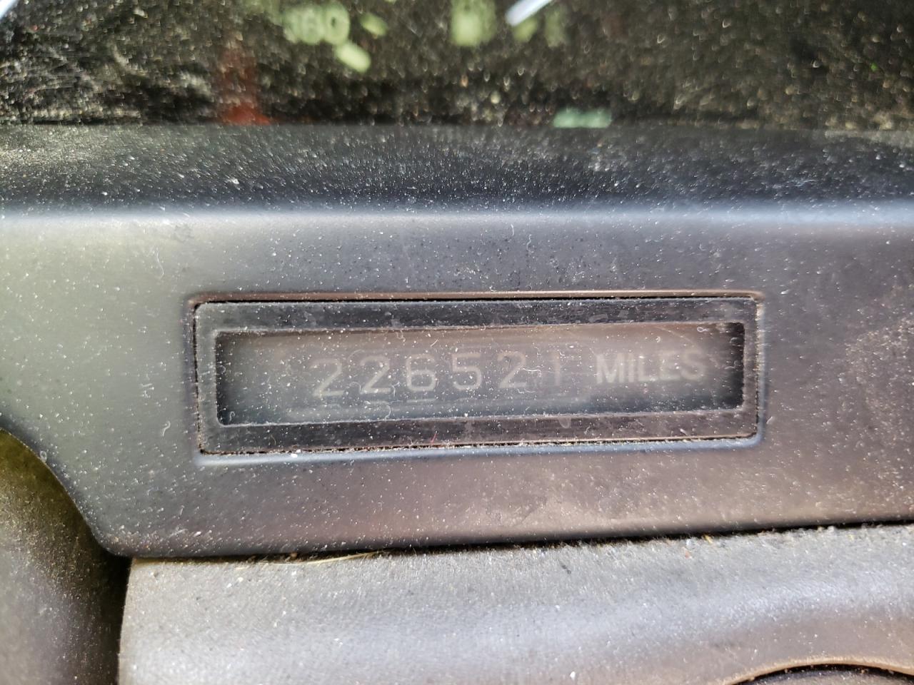 Photo 8 from auction – 1990 LEXUS LS 400 with VIN JT8UF11E0L0014791