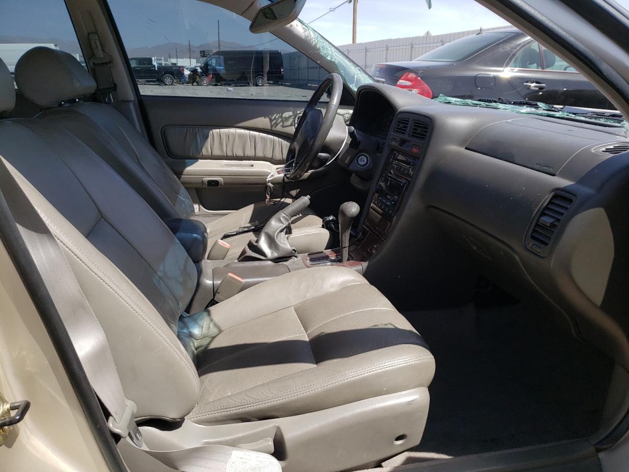 Photo 5 from auction – 1999 INFINITI I30 with VIN JNKCA21A9XT758035