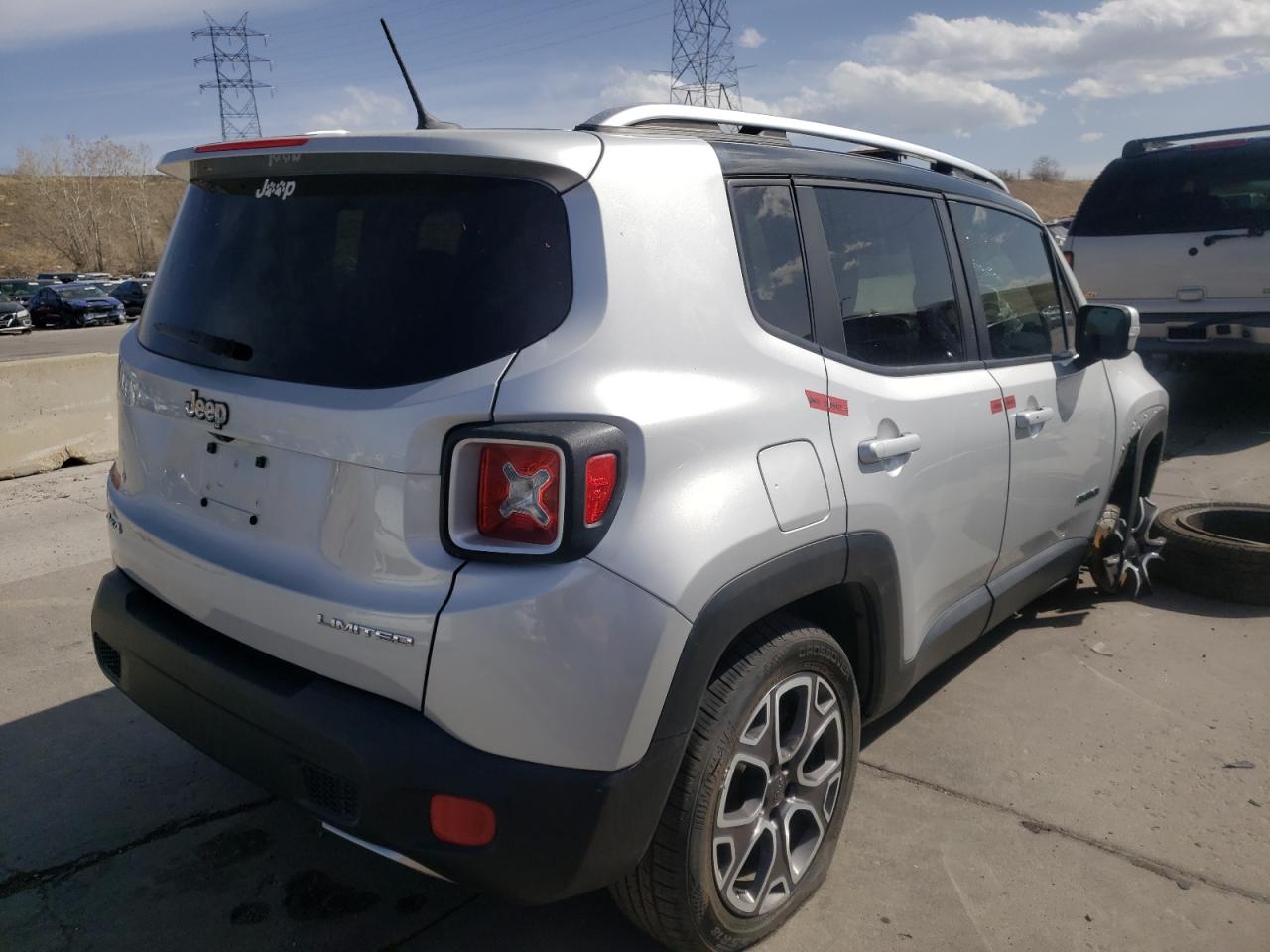 Photo 4 from auction – 2015 JEEP RENEGADE L with VIN ZACCJBDT0FPB54531