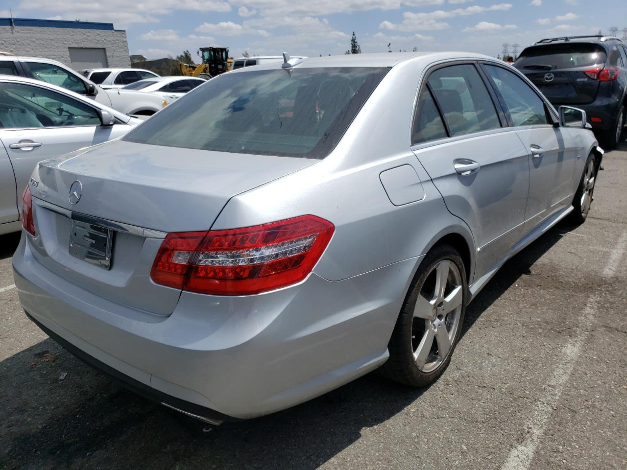 Photo 4 from auction – 2012 MERCEDES-BENZ E 350 with VIN WDDHF5KB3CA564338
