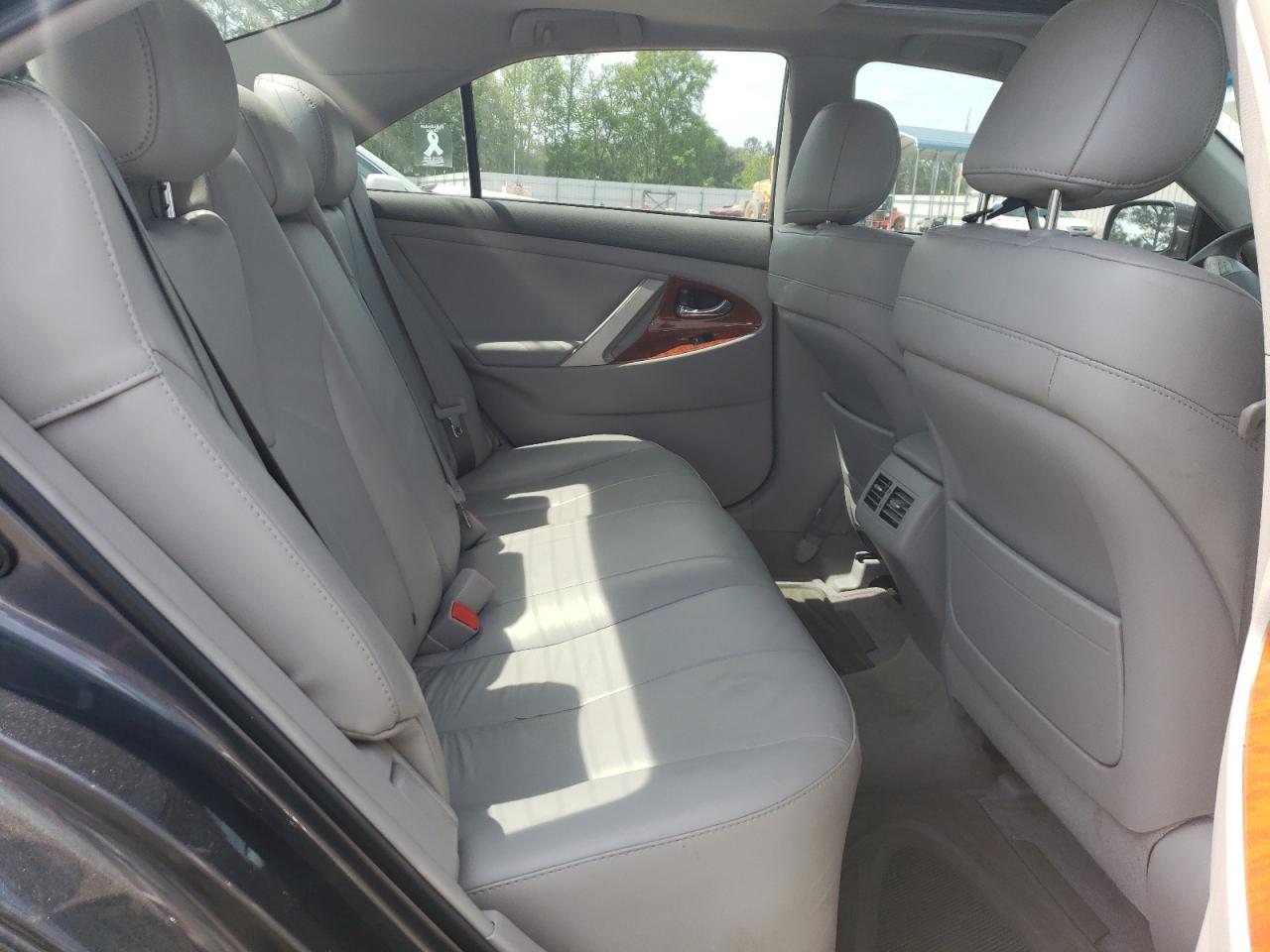 Photo 6 from auction – 2011 TOYOTA CAMRY SE with VIN 4T1BK3EK3BU630181