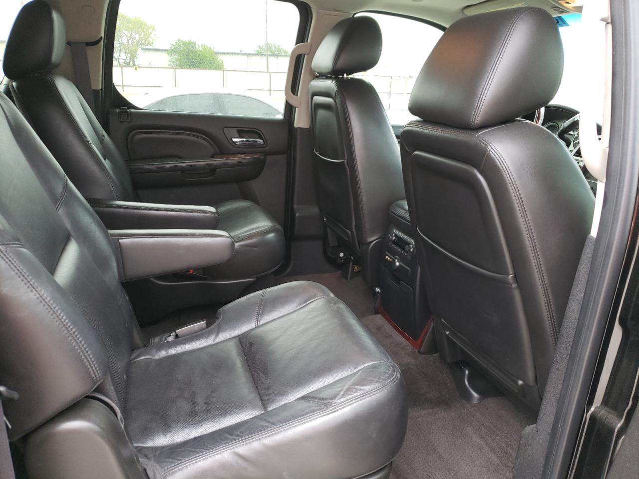 Photo 6 from auction – 2011 CADILLAC ESCALADE E with VIN 1GYS4JEF4BR164716